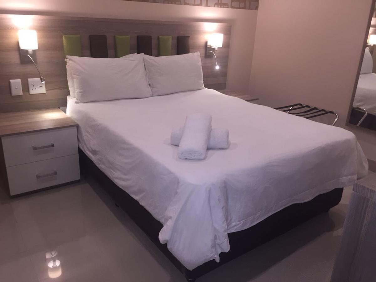 Solrand Hotel ダーバン エクステリア 写真